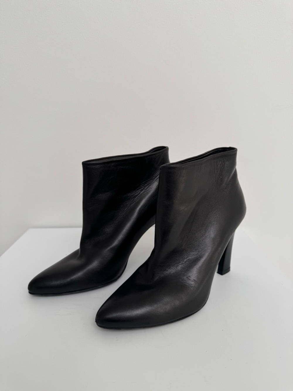Stuart Weitzman Black‎ Leather Pointed Toe Booties, Size 8